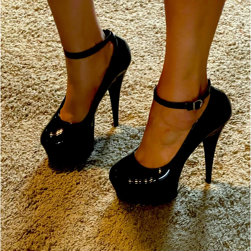 Patent SZ 10 6” Pleaser high heels!
